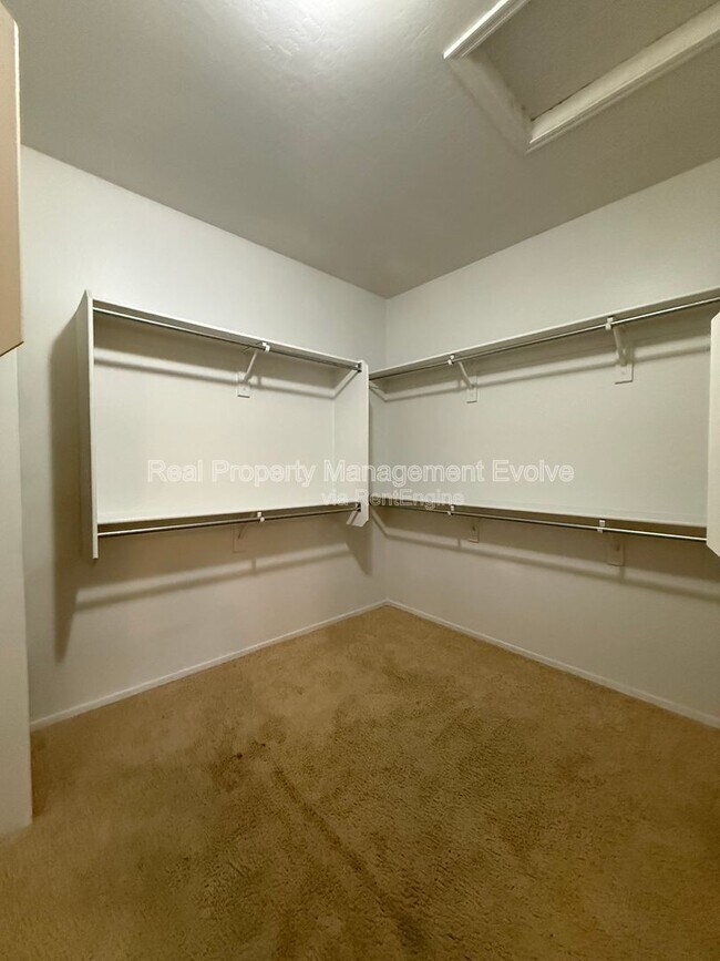 Building Photo - 8278 W Charter Oak Rd