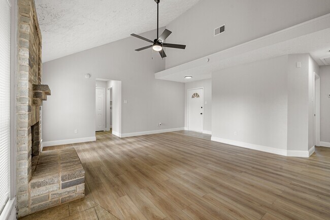 Building Photo - 22039 Rivermead Dr