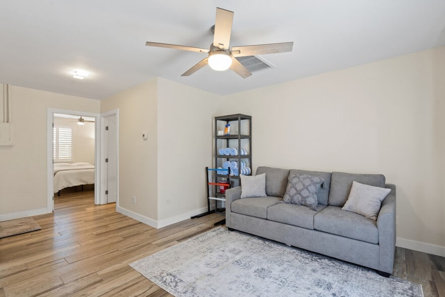 Building Photo - 8508 E Heatherbrae Ave