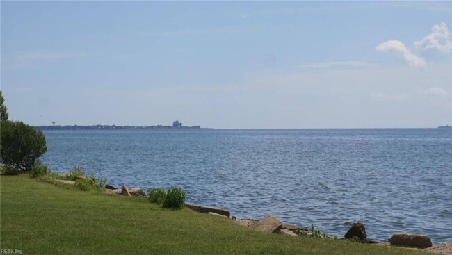 Building Photo - 40 Manteo Ave
