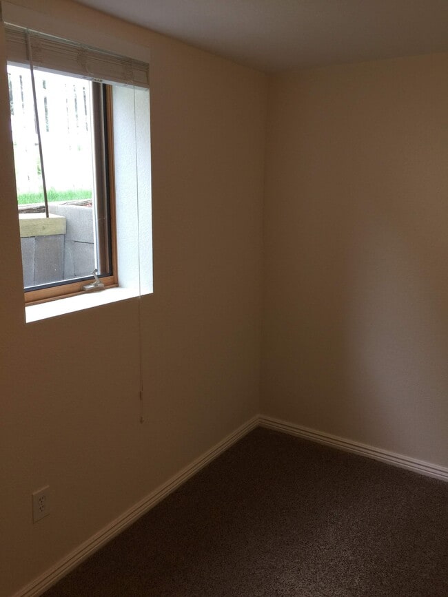 Building Photo - 309 Cantril St