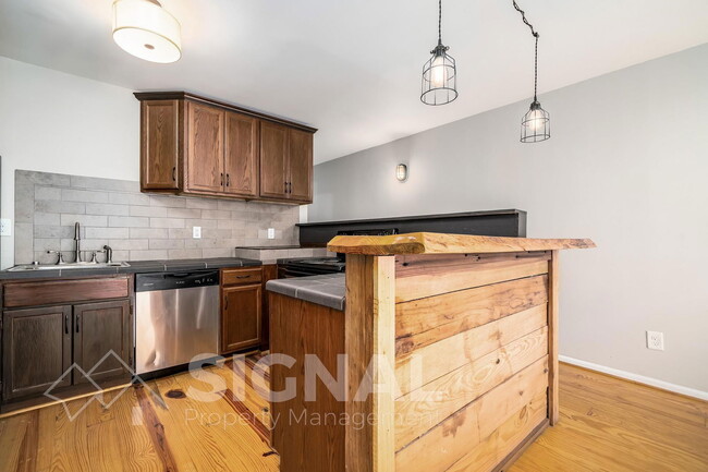 Building Photo - 4111 4th Ave S