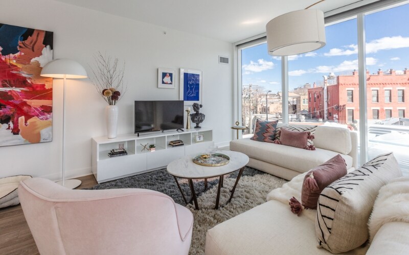 Building Photo - 2359 N Lincoln Ave