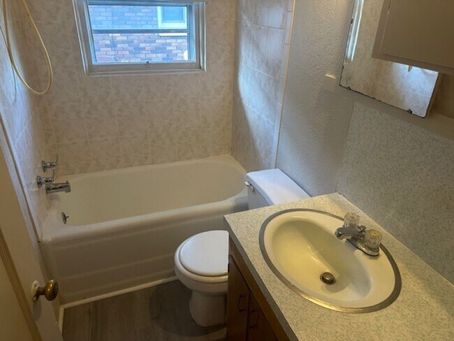 Building Photo - 2825 S Madison Ave