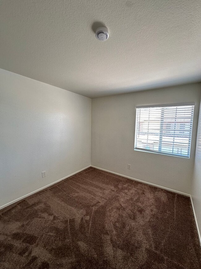 Building Photo - 3bd/2ba Condo - Mentone, CA