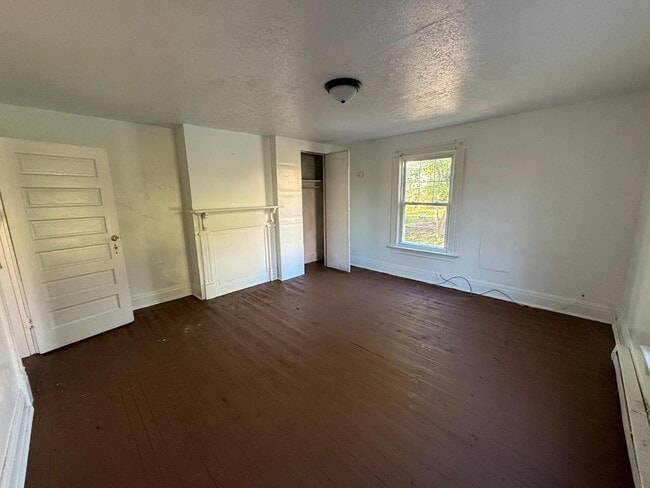 Building Photo - 200 Wall St