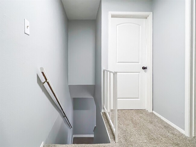 Building Photo - 1715 Moritz Dr