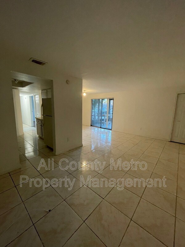 Building Photo - 4932 Sanoma Village