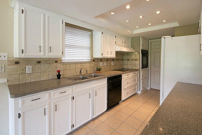 Building Photo - 3107 Wagon Trail Dr