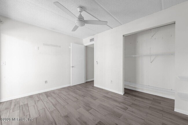 Building Photo - 400 1st St S