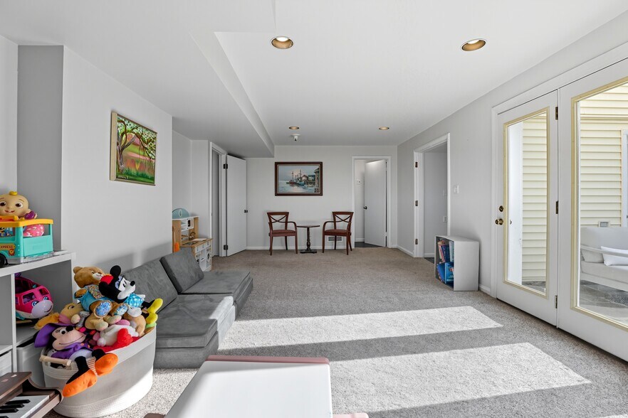 Building Photo - 9418 Balfour Dr