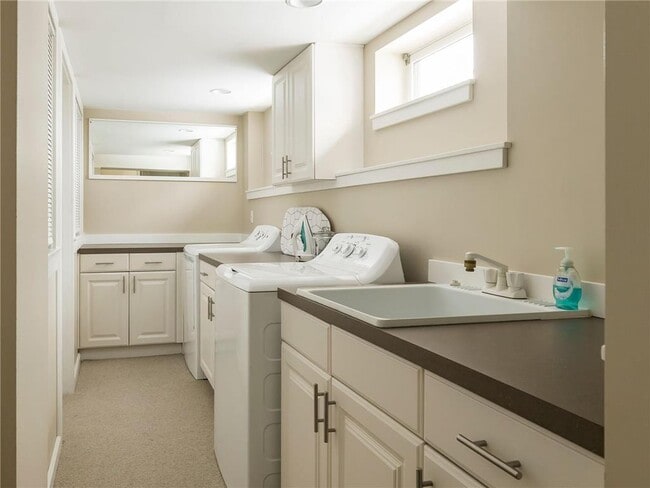 Building Photo - 4050 Upton Ave S