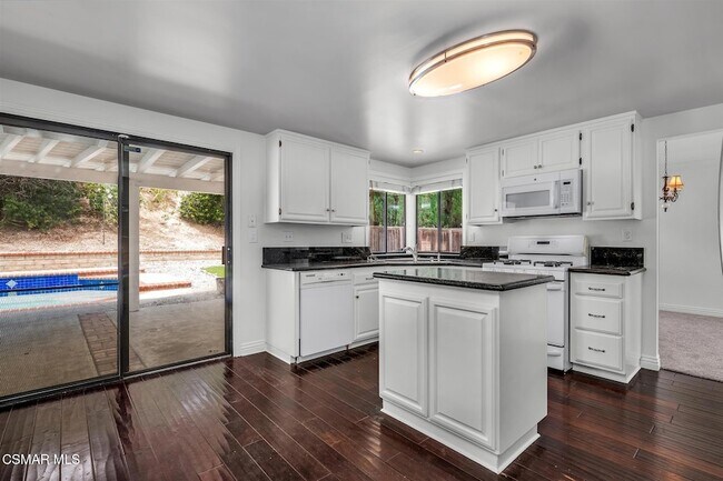 Building Photo - 2594 Ridgebrook Pl