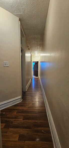 Building Photo - 132 W Douglass St