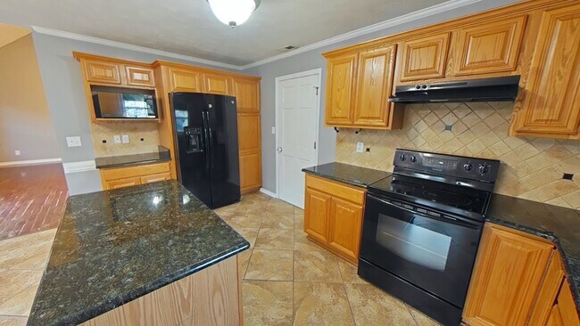 Building Photo - 151 Spring Valley Dr