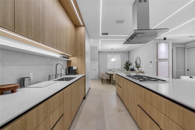 Building Photo - 7533 NW 98th Ct