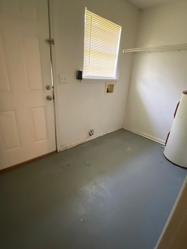 Building Photo - 2Bedroom 2bath - $875 monthly