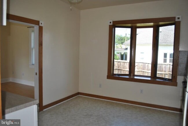 Building Photo - 8611 Anderson Ave
