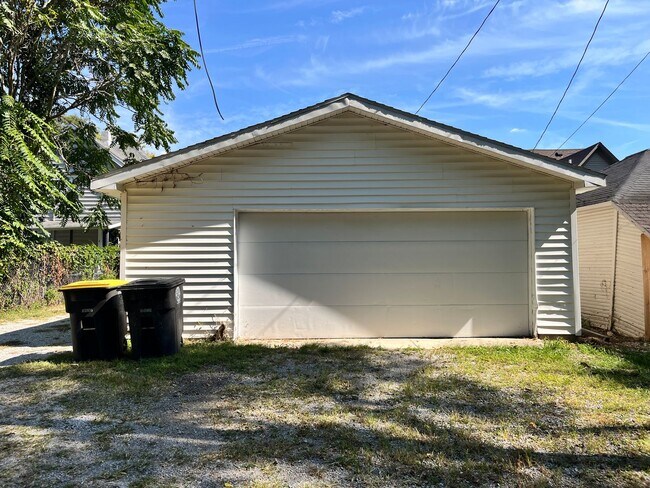 Building Photo - 3320 Broadway- Beautiful Four Bedroom Home!