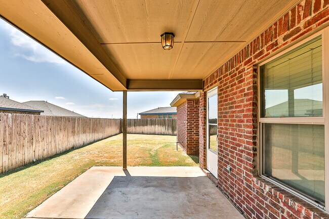 Building Photo - Gorgeous Home in Cooper District