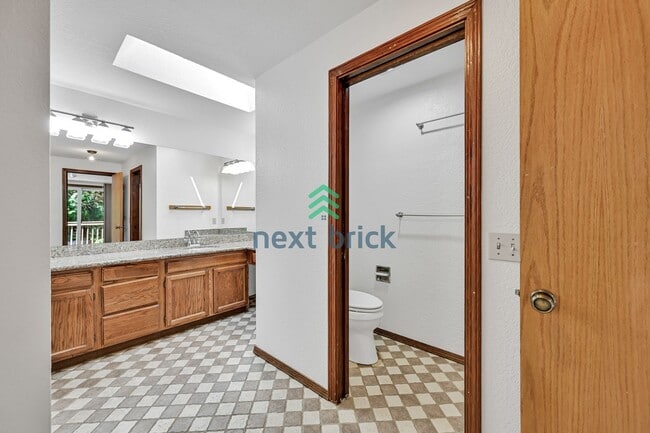 Building Photo - 4 BED & 2.5 BATH SINGLE FAMILY HOUSE FOR RENT