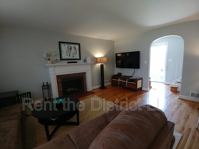 Building Photo - 4839 Yuma St NW