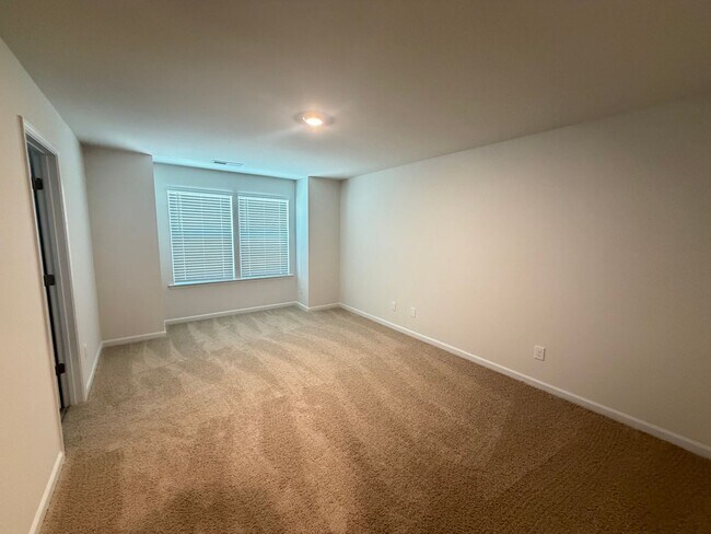 Building Photo - 607 Struy St