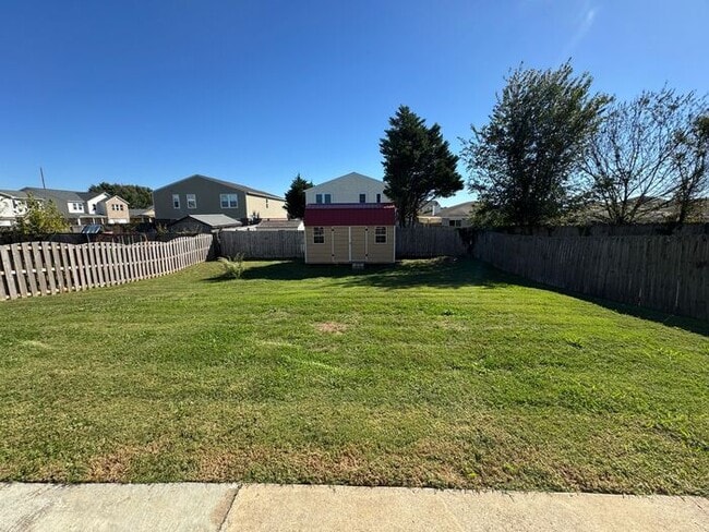Building Photo - Your New Home for the Holidays—Tour Today!