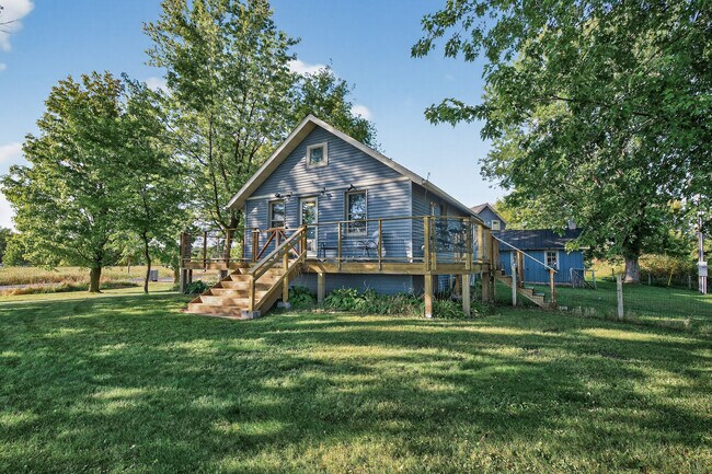 Building Photo - 43965 Deerwood Trail