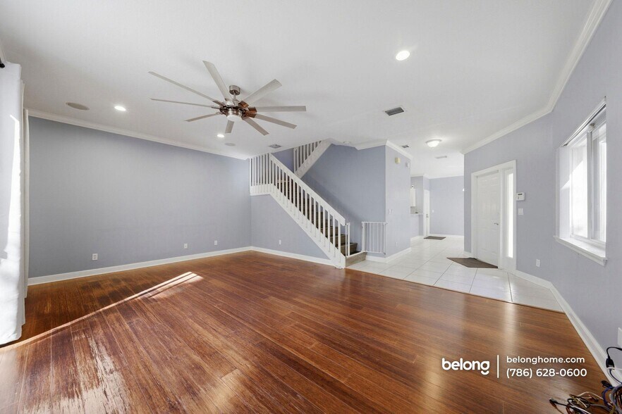 Building Photo - 616 SW 6th St