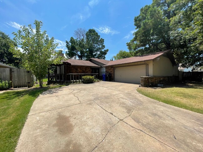 Primary Photo - Move in ready! 3 bedrooms and 2 baths