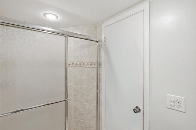 Building Photo - 2800 Fiore Way