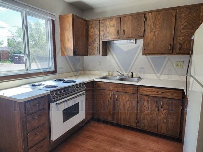 Building Photo - 869 N 8th St