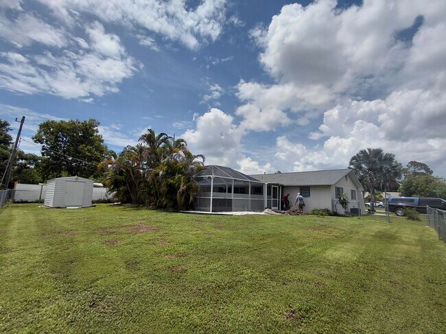 Building Photo - 20263 Hamilton Ave