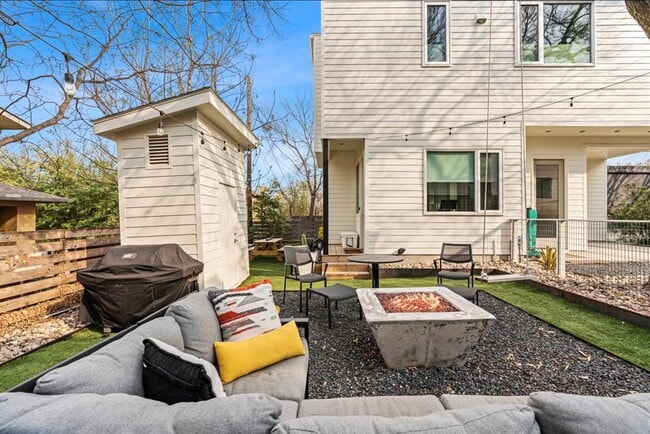 Building Photo - 1608 Ravey St