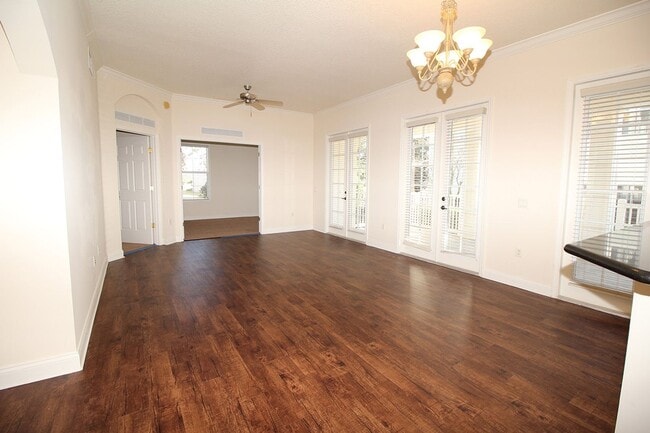 Building Photo - Luxury End Unit 3/2 Condo in Reunion