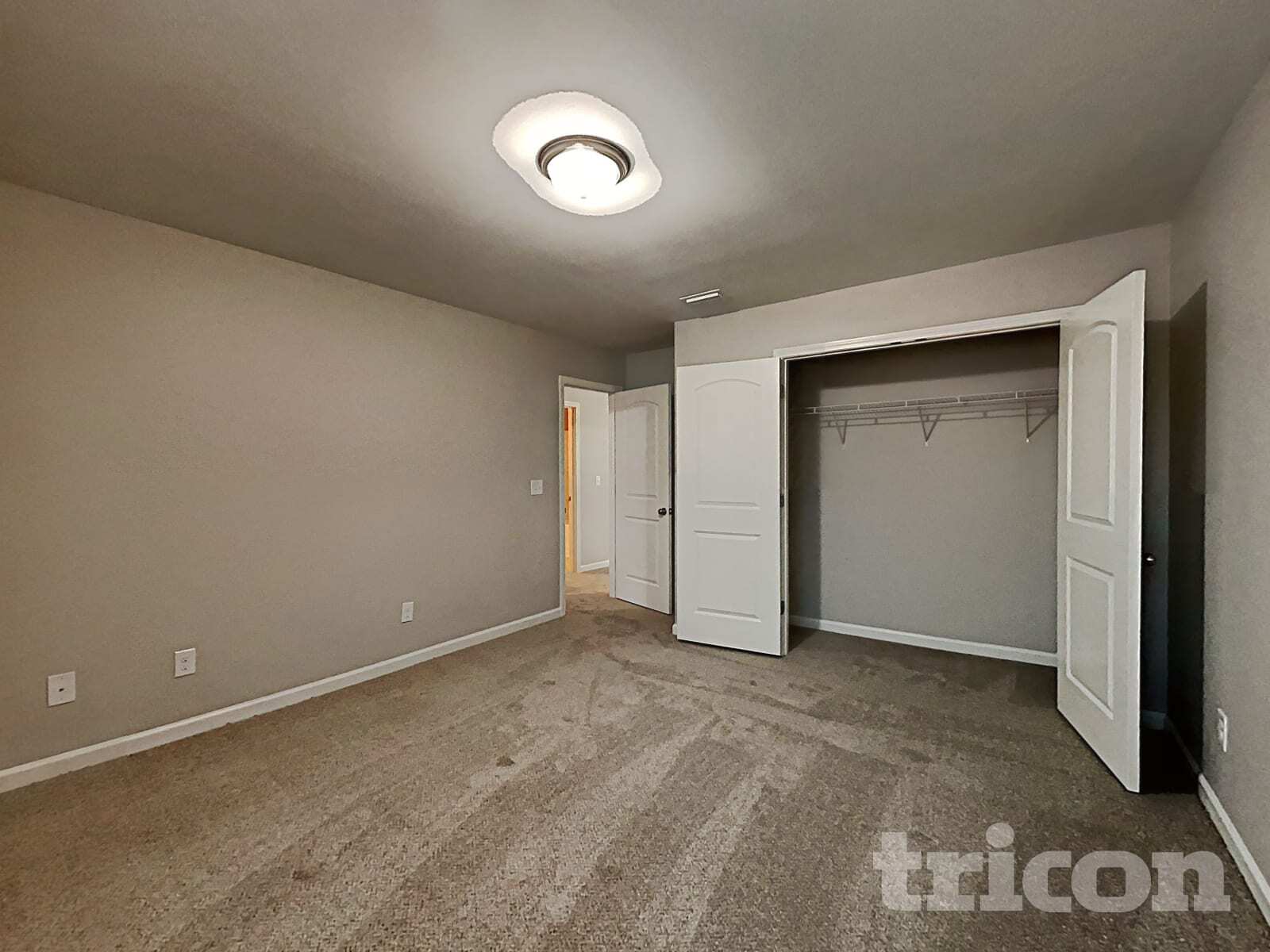 Building Photo - 817 Alta Wy