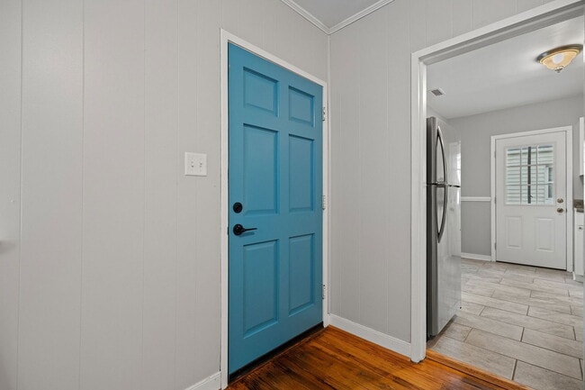 Building Photo - 908 N 38th St