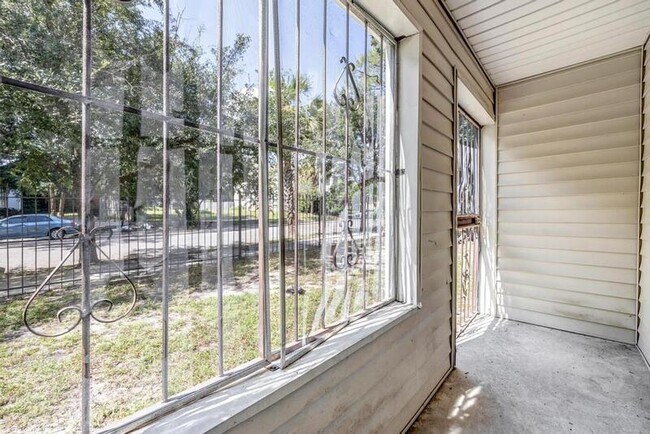 Building Photo - 111 E 1st St