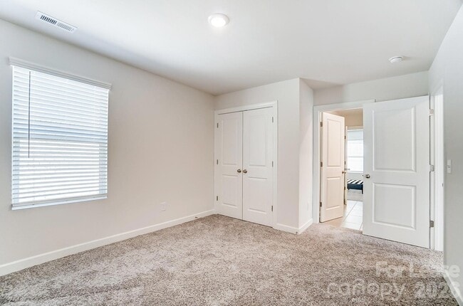 Building Photo - 3026 Lisburn St