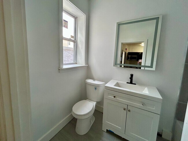 Building Photo - 2823 W Girard Ave