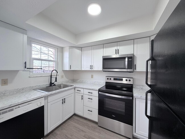 Building Photo - 5372 Portland St