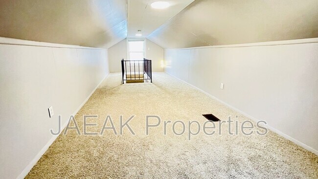 Building Photo - 1235 W Ashland Ave
