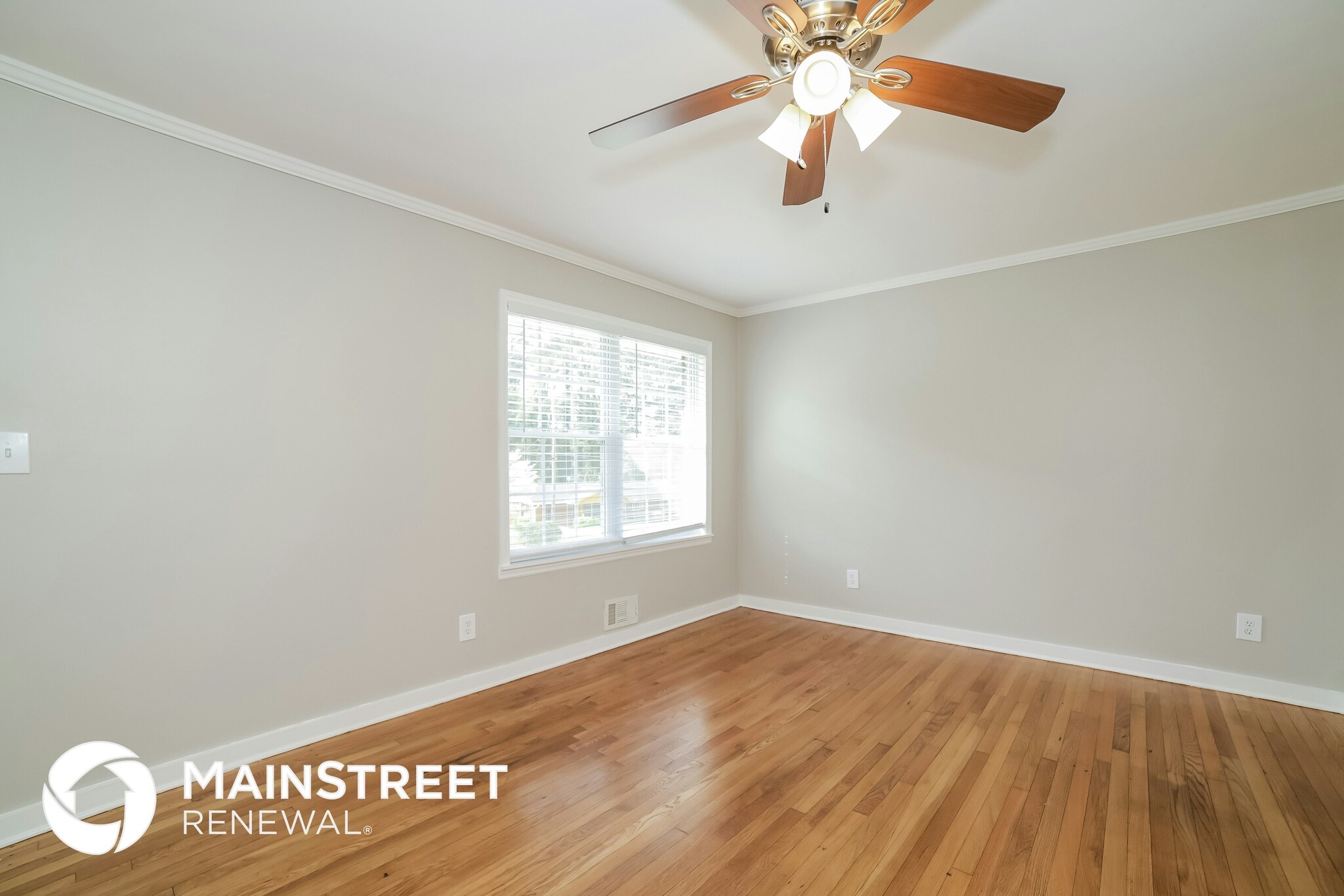 Building Photo - 3553 Highwood Dr SW