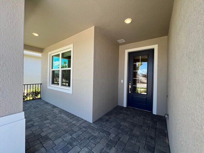 Building Photo - 6305 Cloverdale Ave