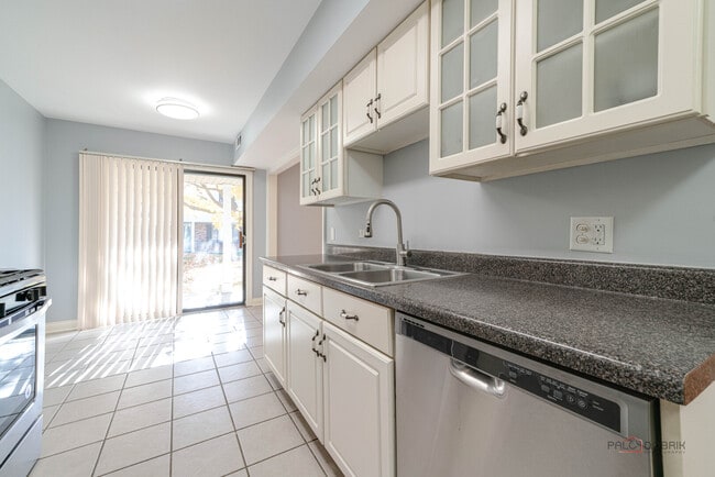 Building Photo - 365 Jefferson Ct