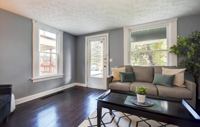 Building Photo - 1515-1517 Hawthorne