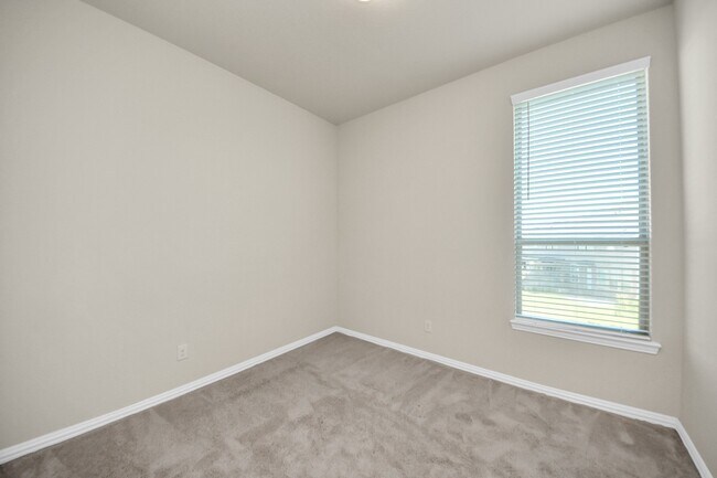 Building Photo - 1635 Ryon Falls Dr