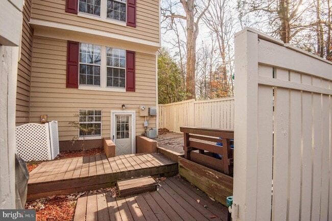 Building Photo - 1598 Woodcrest Dr