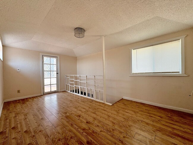 Building Photo - West El Paso/Canutillo 6bed/4bath refrig A/C Home!